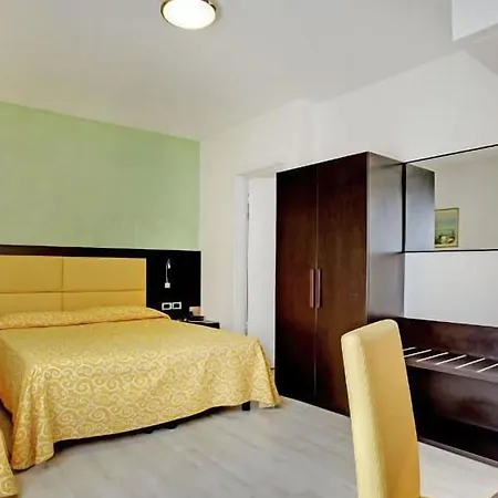 Hotel La Pergola Di Venezia 2*