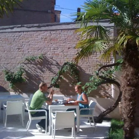 Hotel La Pergola Di Venezia 2*