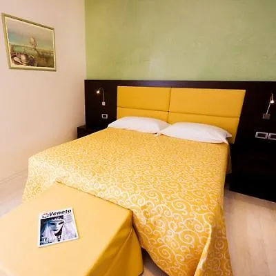 Hotel La Pergola Di Venezia 2*